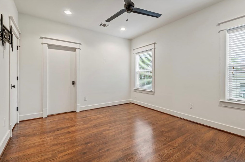 2015 Mason, Houston TX  77006-3118 exterior