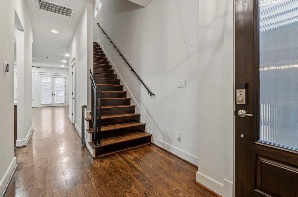 2015 Mason, Houston TX  77006-3118 exterior