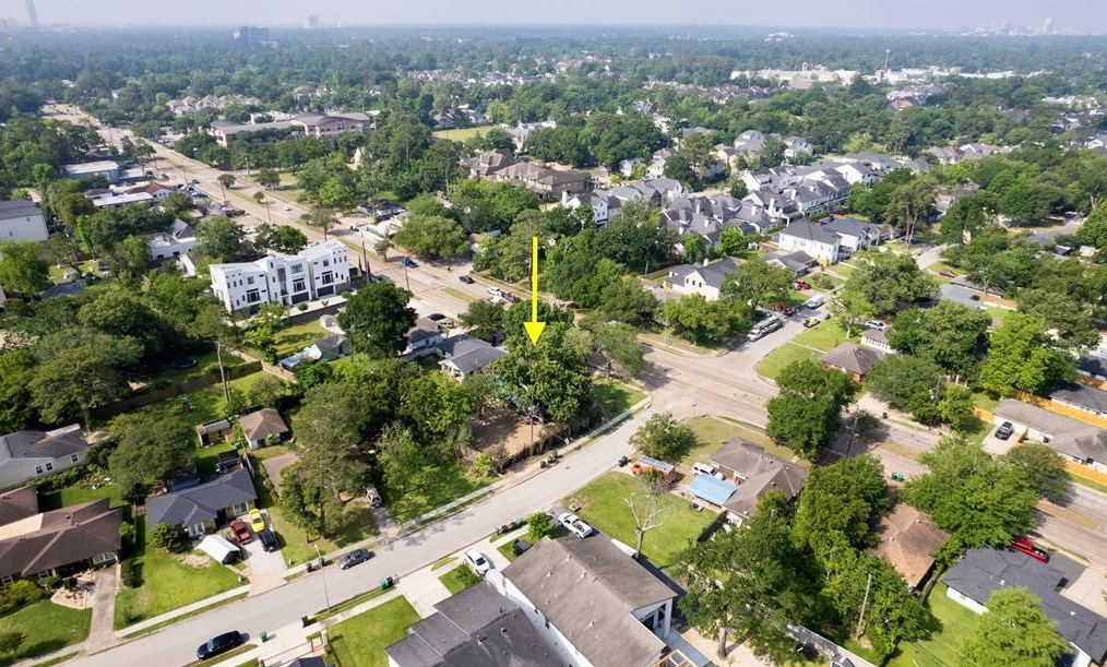 1546 Antoine Dr, Houston TX  77055-5102 exterior