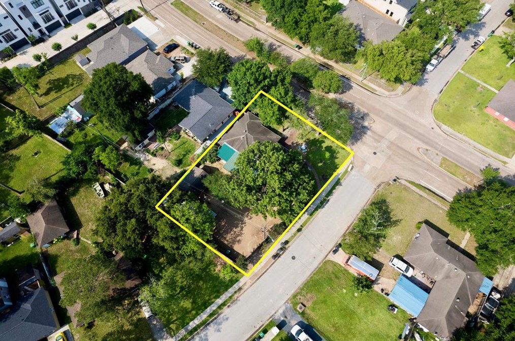 1546 Antoine Dr, Houston TX  77086-3924 exterior