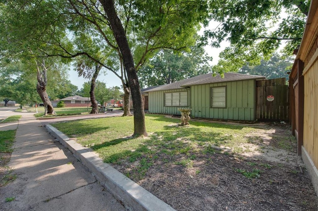 1546 Antoine Dr, Houston TX  77086-3924 exterior