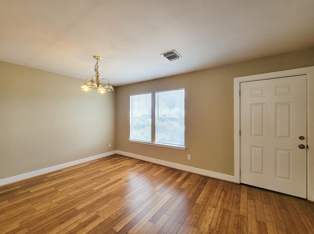 11956 Chanteloup Dr, Houston TX  77047-4442 exterior