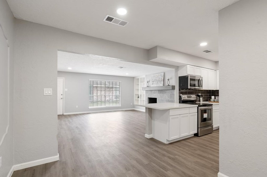 9334 Derrik Dr, Houston TX  77080-1518 exterior