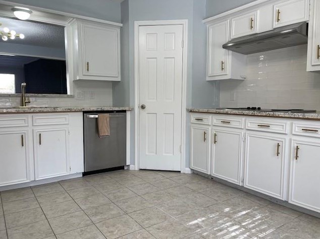 10049 Kemp Forest Dr, Houston TX  77080-2601 exterior
