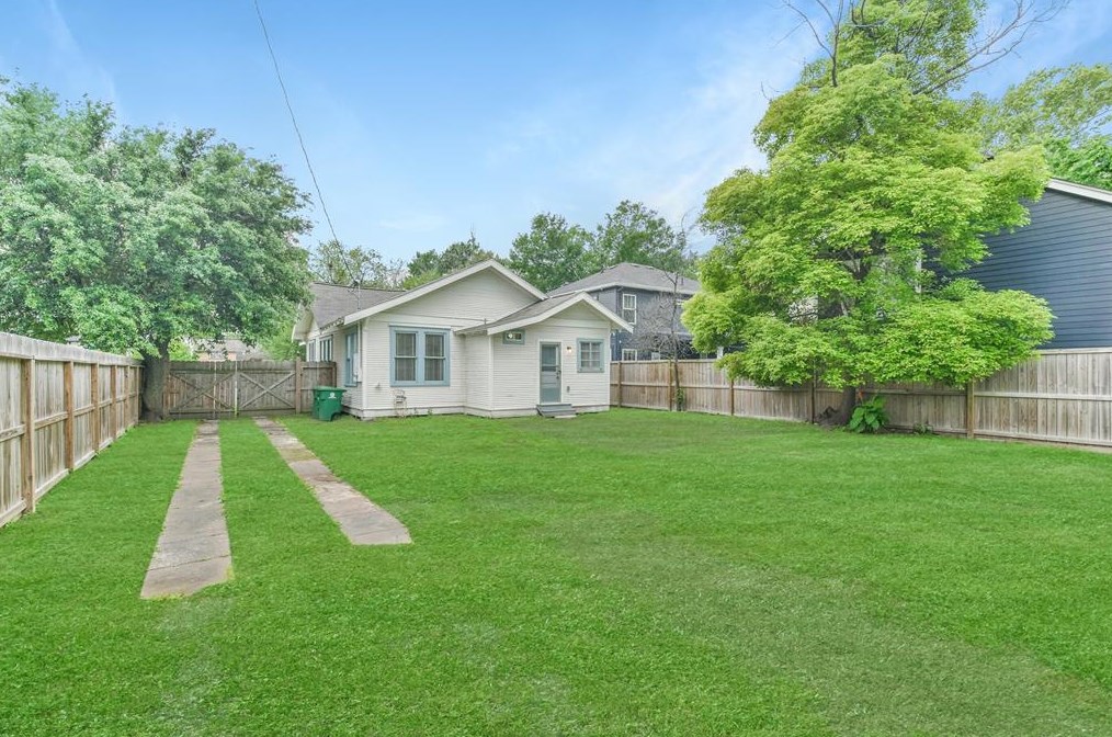 410 Merrill St, Houston TX  77009-6008 exterior