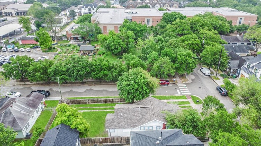 410 Merrill St, Houston TX  77009-6008 exterior