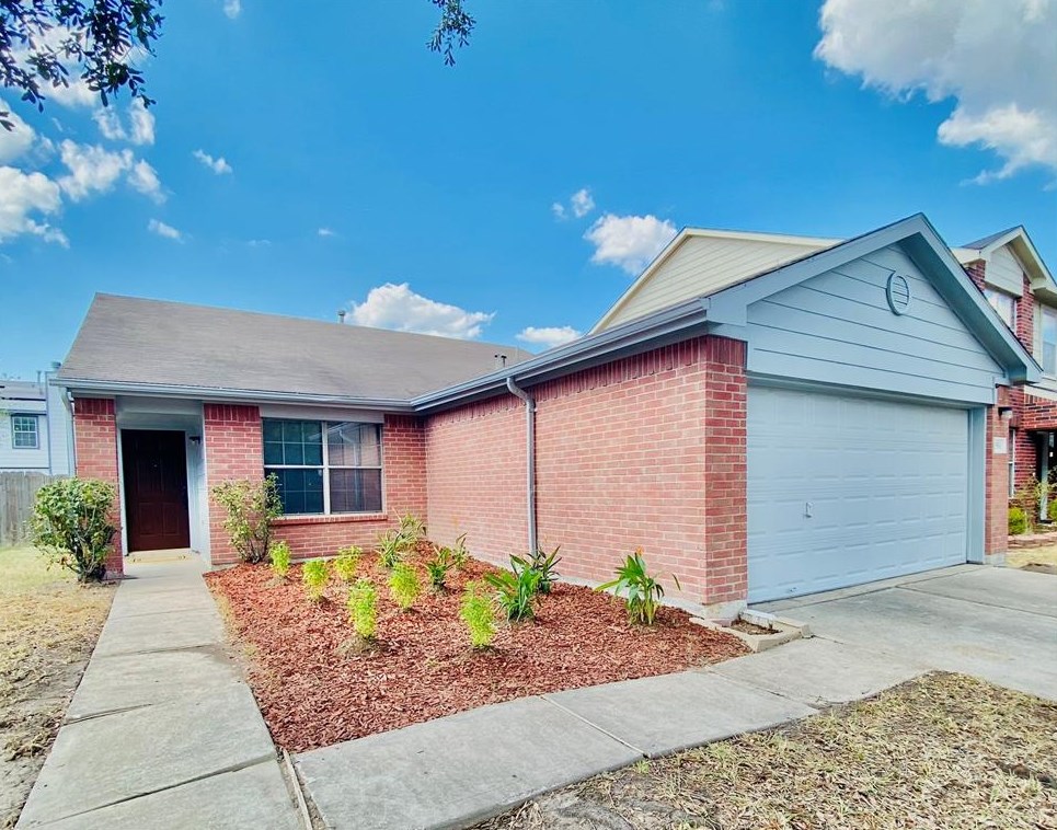 15514 Blue Creek Ranch Dr, Houston TX  77086-1124 exterior