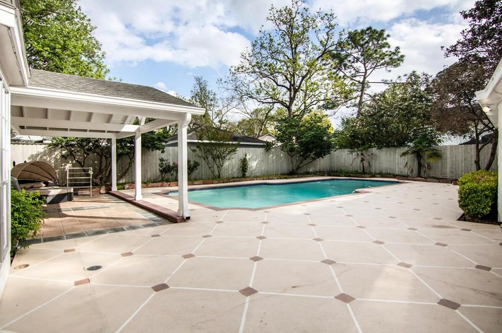 12123 Westmere Dr, Houston TX  77077-3715 exterior