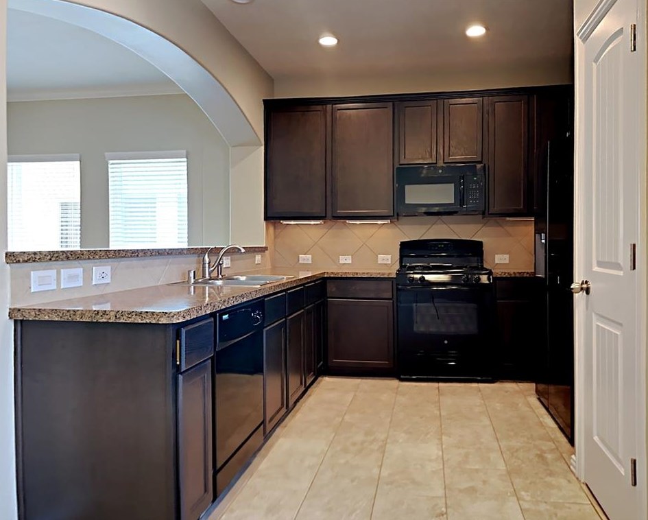 5104 Caldera Ct, Houston TX  77066-1046 exterior