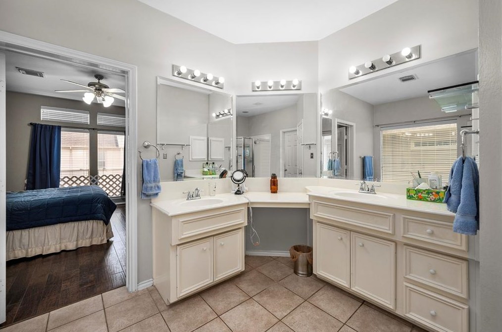 2022 Bailey St, Houston TX  77019-4543 exterior