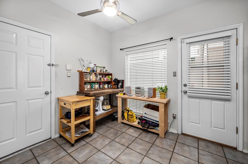 2022 Bailey St, Houston TX  77019-4543 exterior