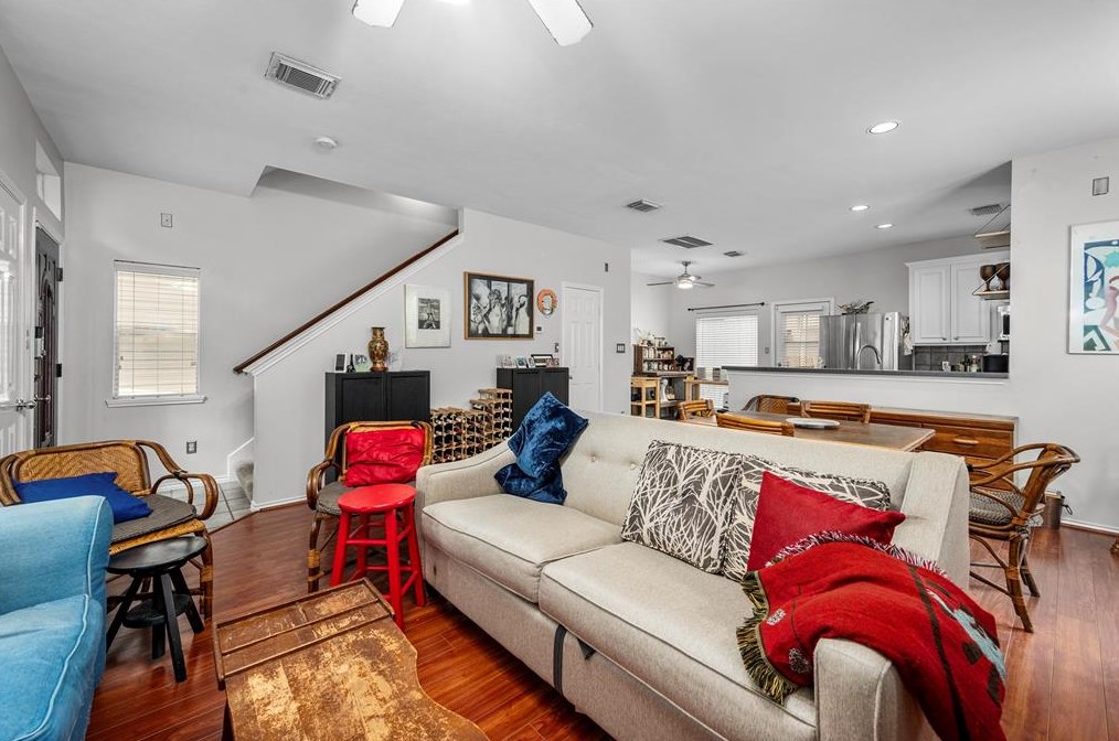 2022 Bailey St, Houston TX  77019-4543 exterior
