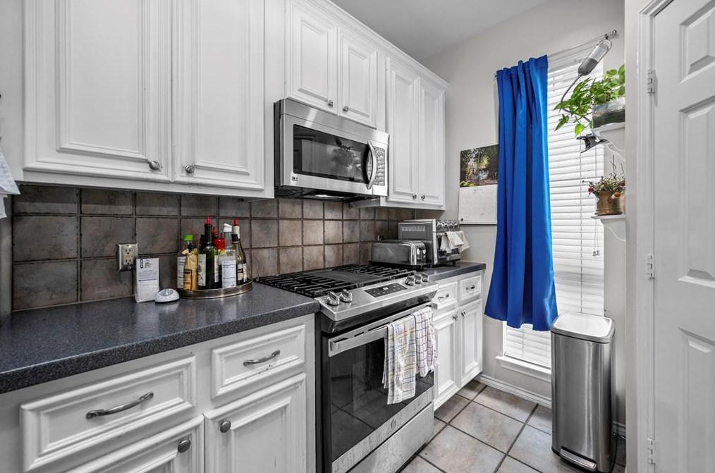 2022 Bailey St, Houston TX  77019-4543 exterior