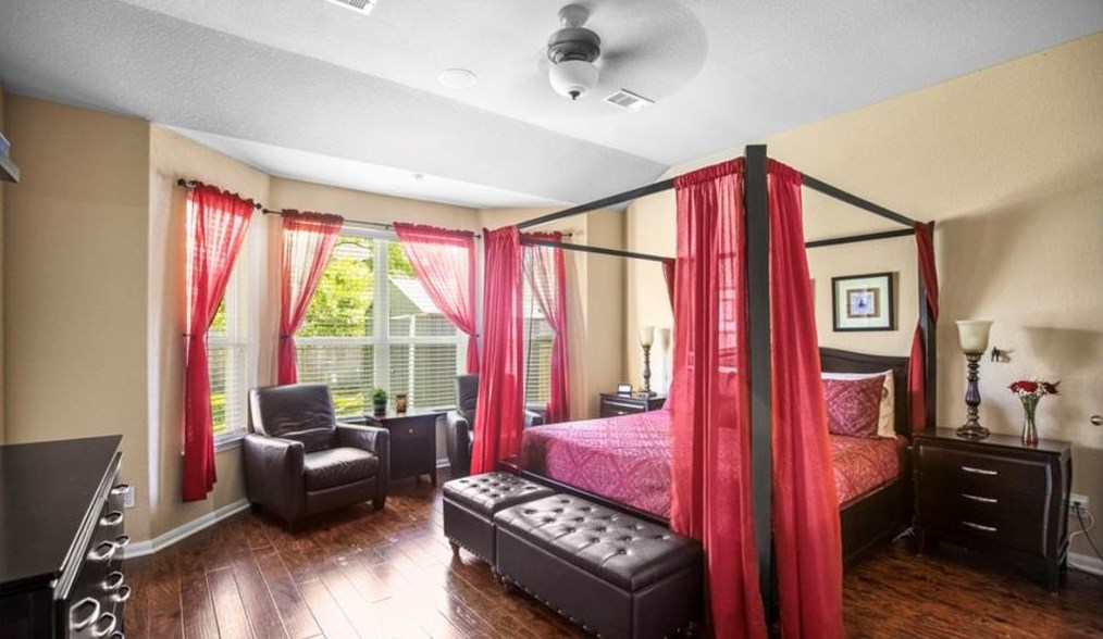 13730 Windsor Gdn Ln, Houston TX  77044-1061 exterior