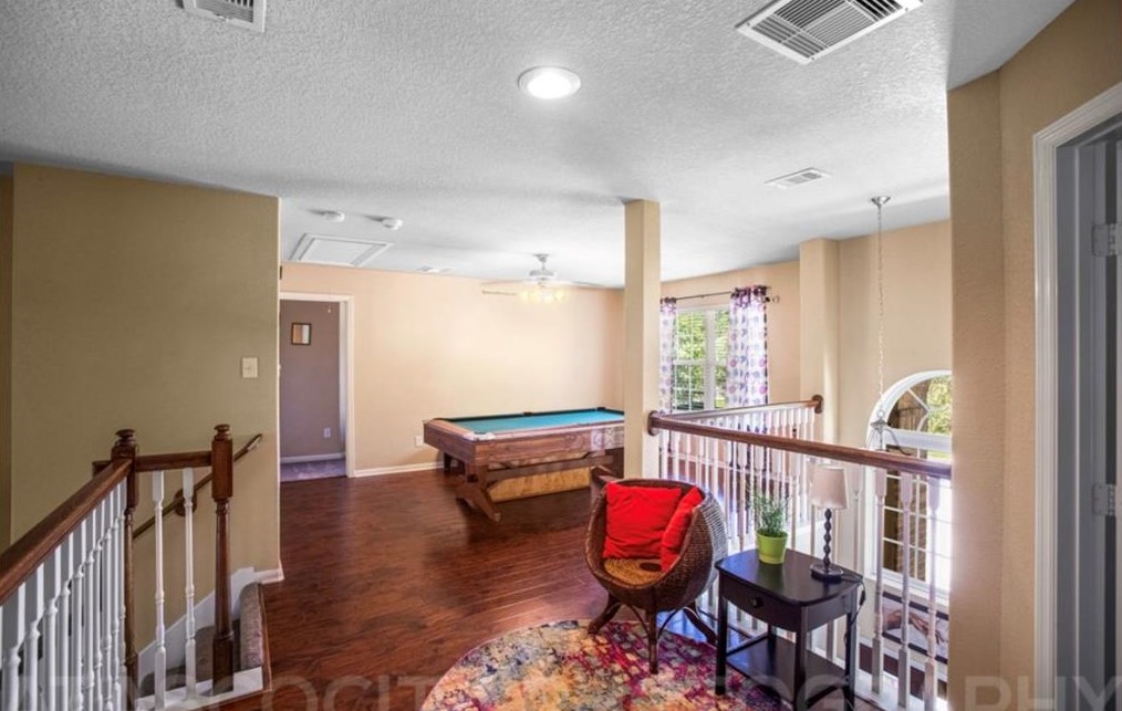 13730 Windsor Gdn Ln, Houston TX  77044-1061 exterior