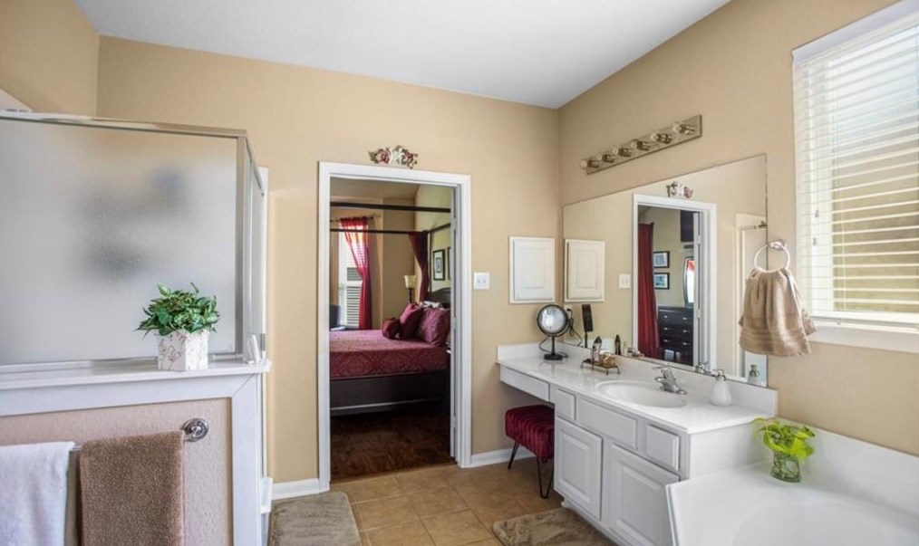 13730 Windsor Gdn Ln, Houston TX  77044-1061 exterior