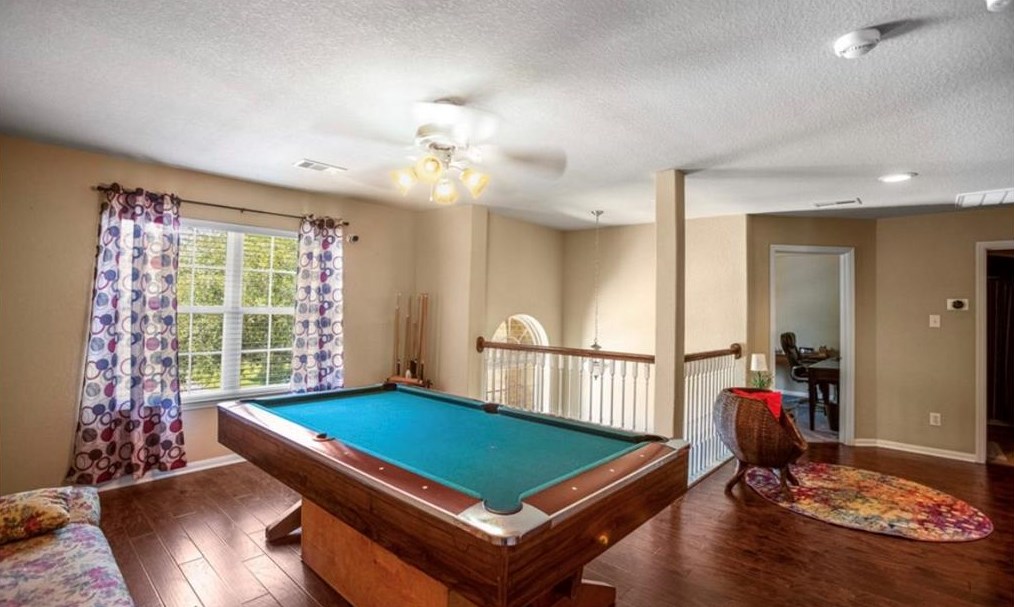 13730 Windsor Gdn Ln, Houston TX  77044-1061 exterior