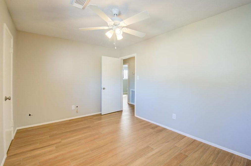 4803 Lotus St, Houston TX  77045-3123 exterior