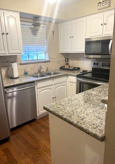 885 Wax Myrtle Ln, Houston TX  77079-3798 exterior