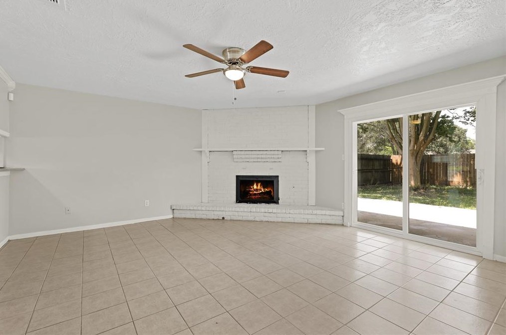 7514 Londres Dr, Houston TX  77083-3722 exterior