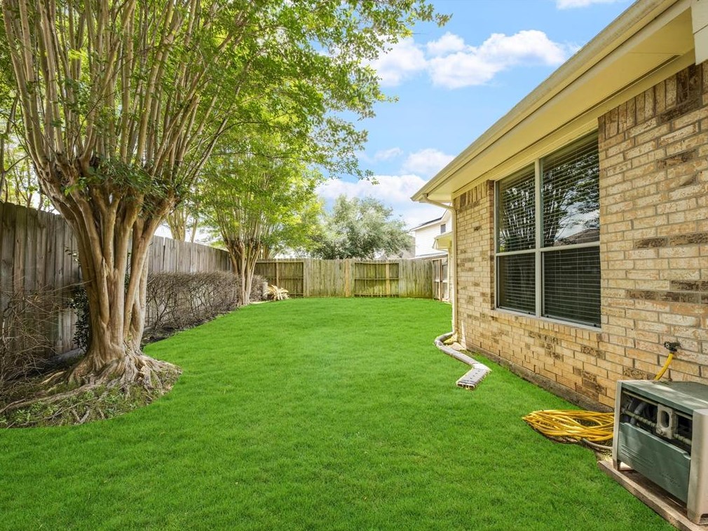 6002 Crestford Park Ln, Houston TX  77084-6399 exterior