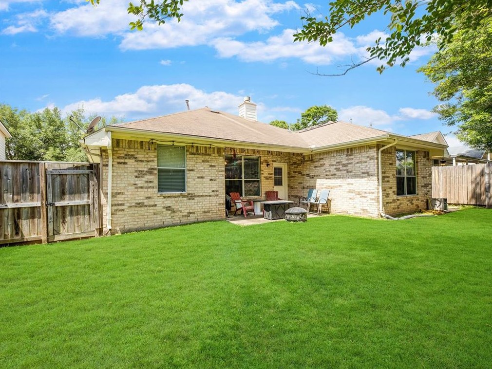 6002 Crestford Park Ln, Houston TX  77084-6399 exterior