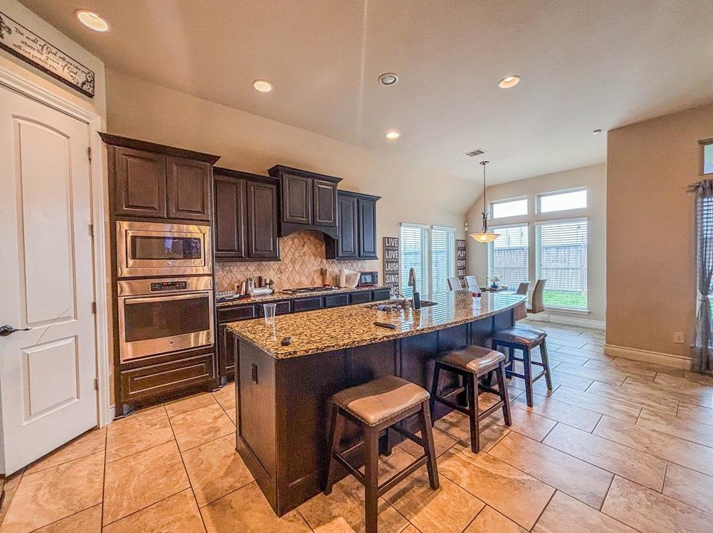 6743 Miller Shadow Ln, Sugar Land TX 77479 exterior