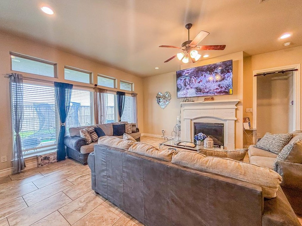 6743 Miller Shadow Ln, Sugar Land TX 77479 exterior