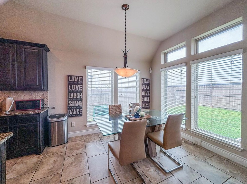 6743 Miller Shadow Ln, Sugar Land TX 77479 exterior