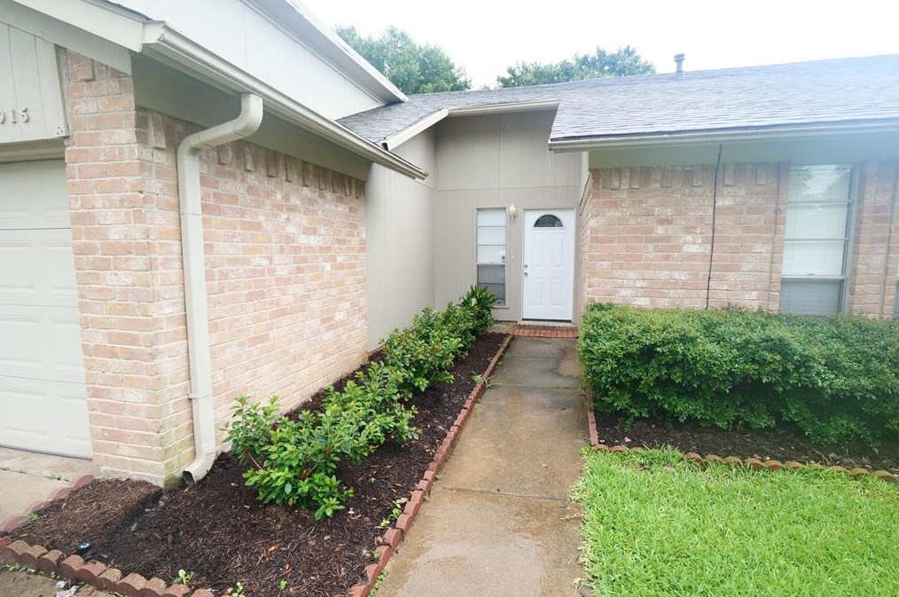 915 Comstock Springs Dr, Katy TX  77450-3218 exterior