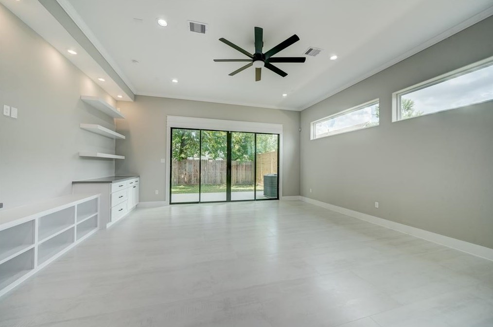 137 33 St, Houston TX  77022-5105 exterior