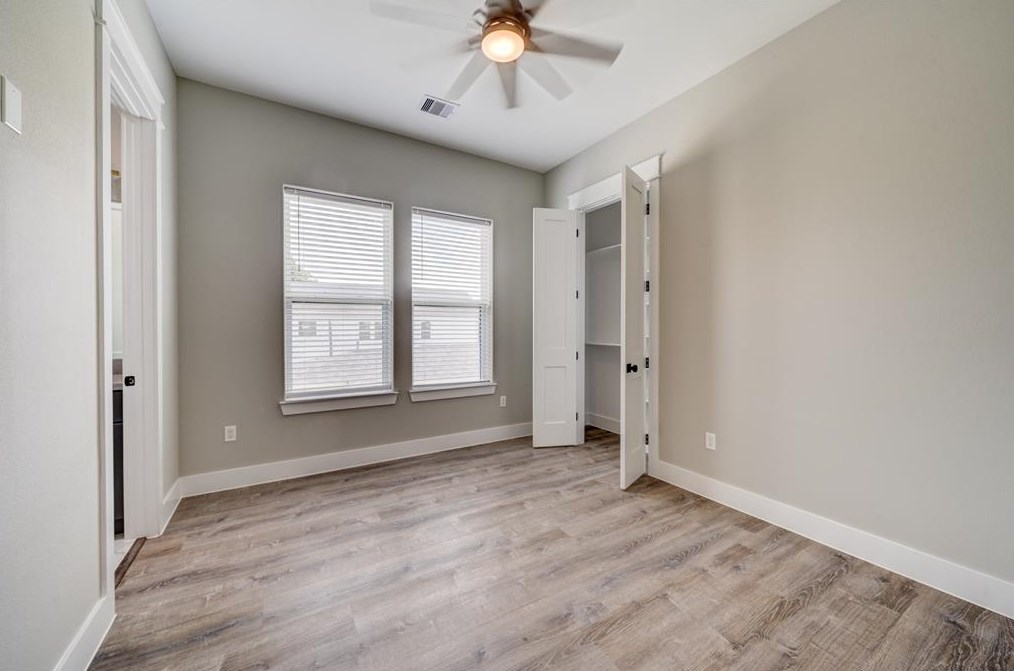 137 33 St, Houston TX  77022-5105 exterior