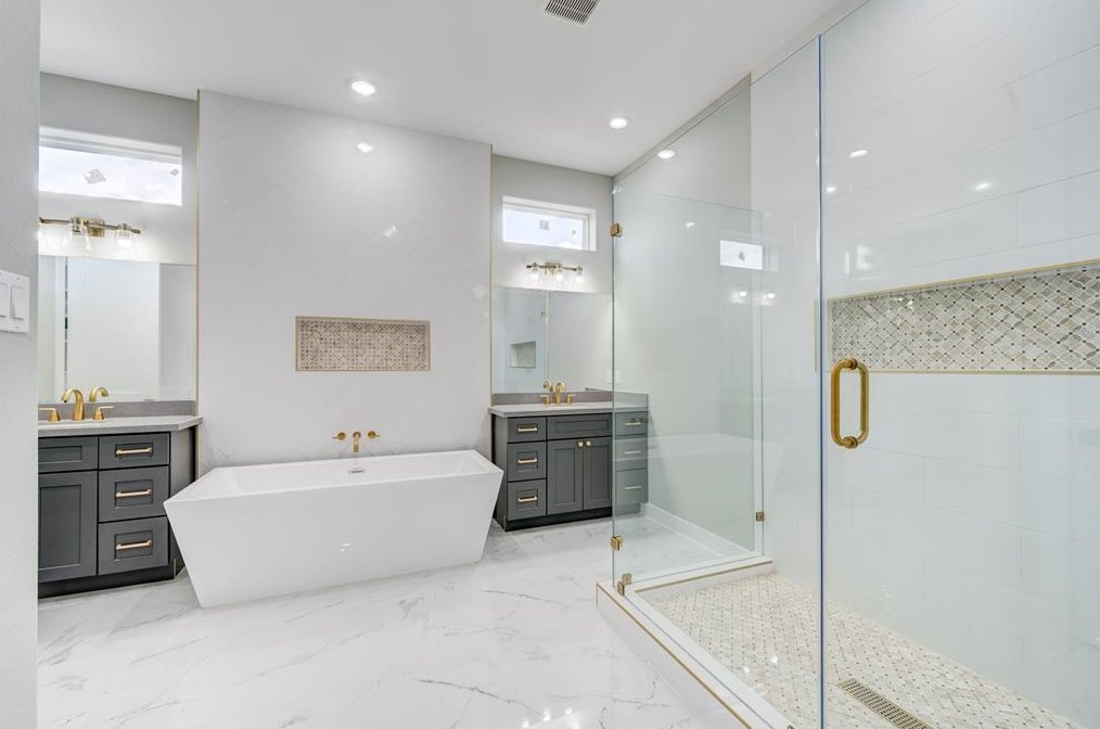 137 33 St, Houston TX  77022-5105 exterior