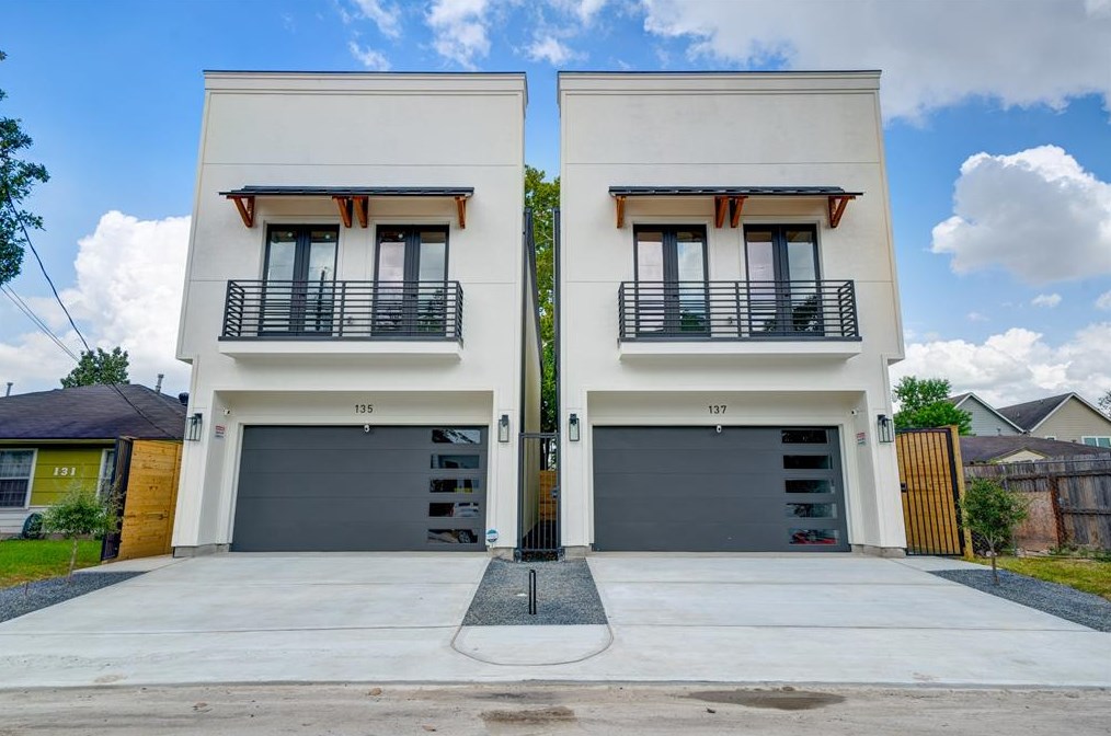 137 33rd St, Houston TX  77018-7711 exterior