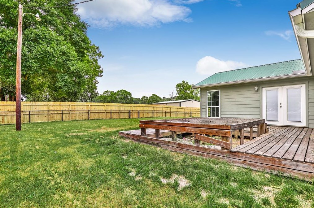 19479 Wells Rd, Conroe TX  77306-9342 exterior