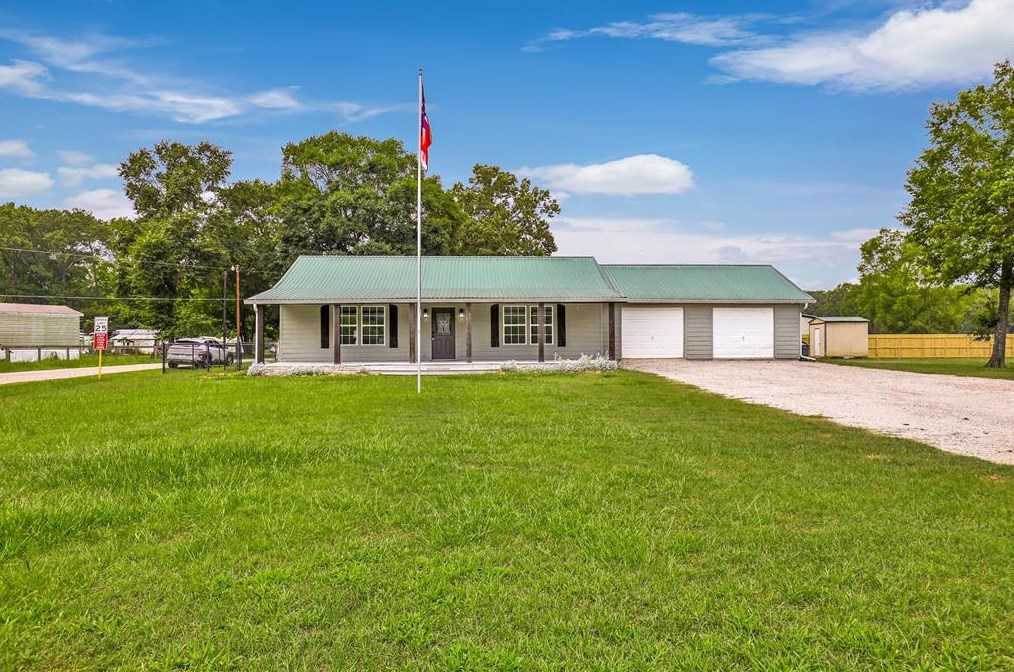 19479 Wells Rd, Conroe TX  77306-9343 exterior