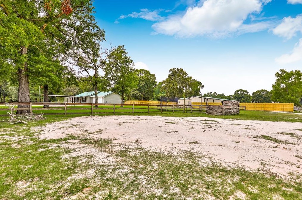 19479 Wells Rd, Conroe TX  77306-9342 exterior