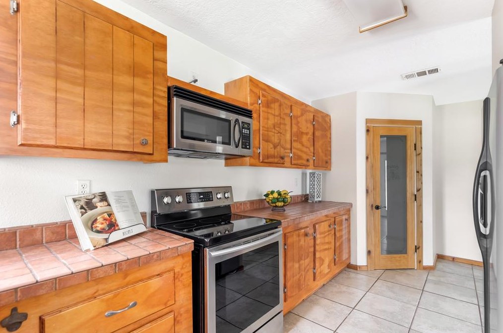 19479 Wells Rd, Conroe TX  77306-9342 exterior
