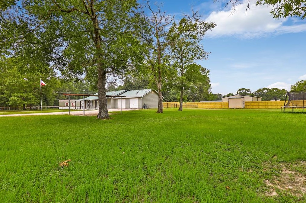 19479 Wells Rd, Conroe TX  77306-9342 exterior