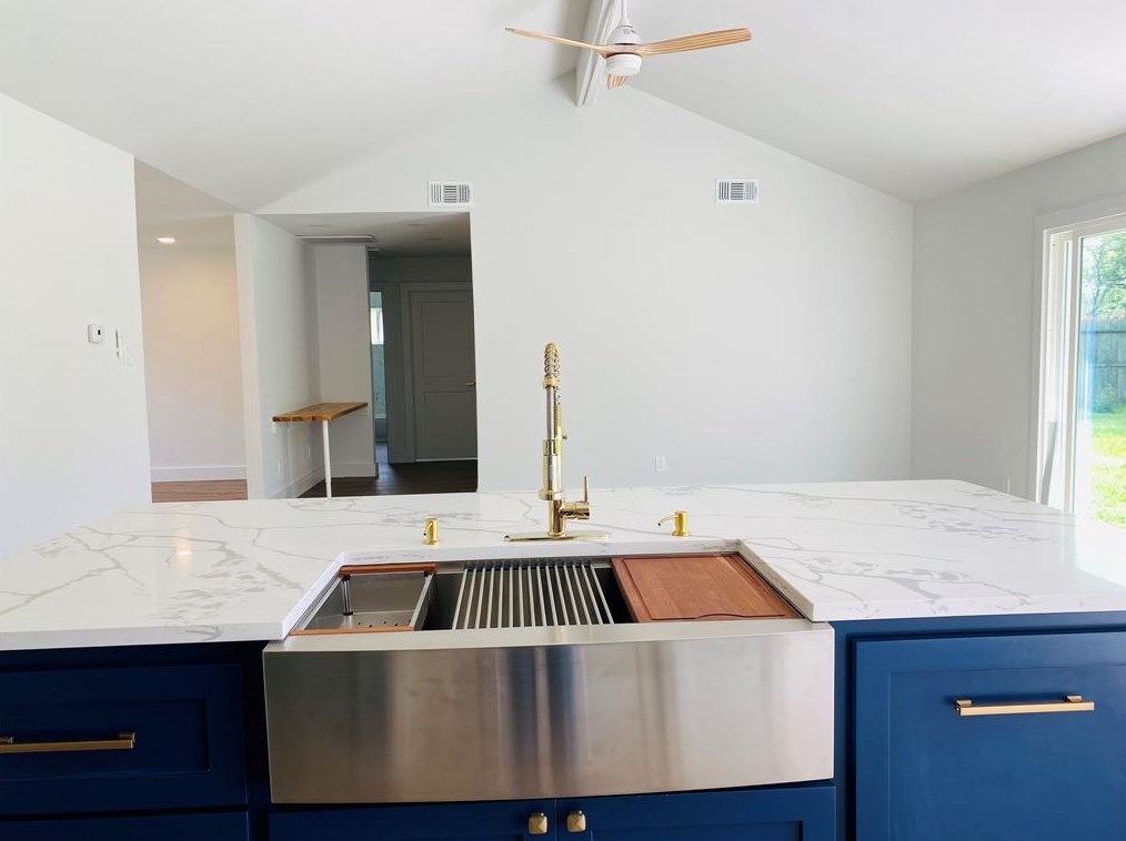 6119 Heatherbloom Dr, Houston TX  77085-3207 exterior