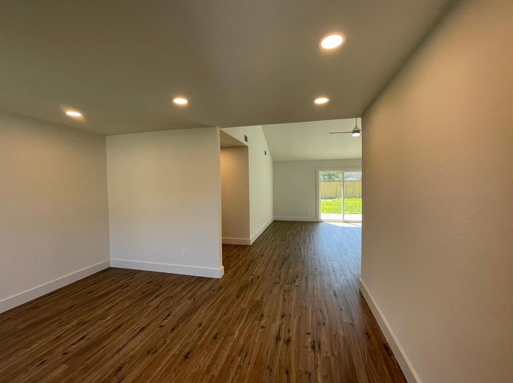 6119 Heatherbloom Dr, Houston TX  77085-3207 exterior