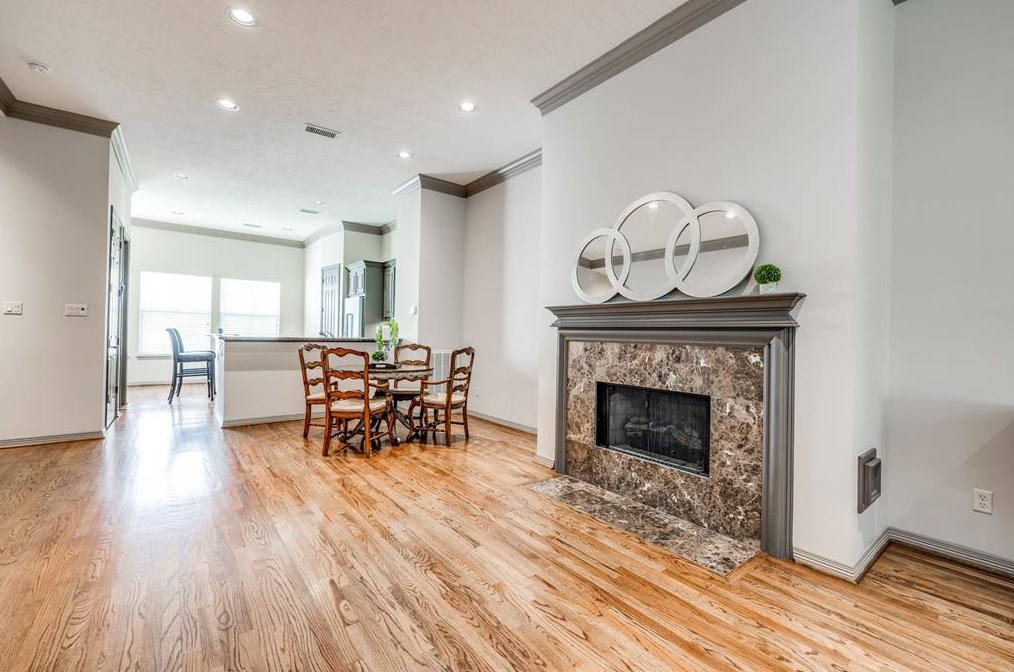 406 Roy, Houston TX  77007-5263 exterior