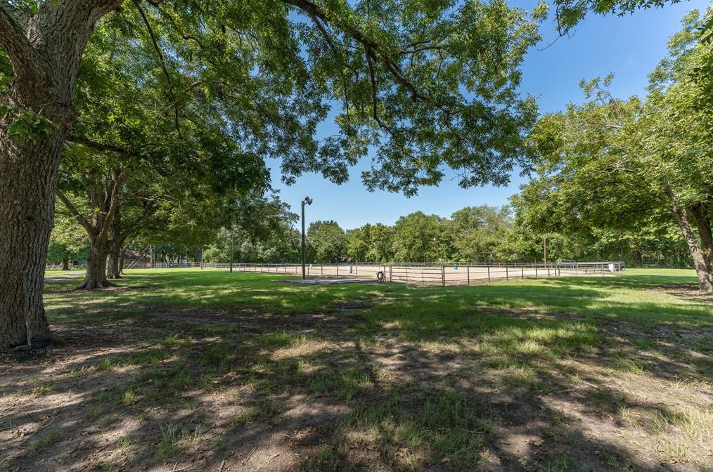 9521 Hermann Rd, Houston TX  77050-5603 exterior