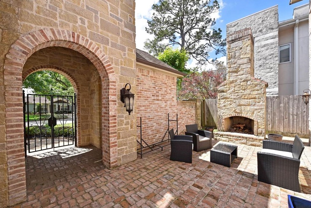 1612 Lamonte Ln, Houston TX  77018-4102 exterior