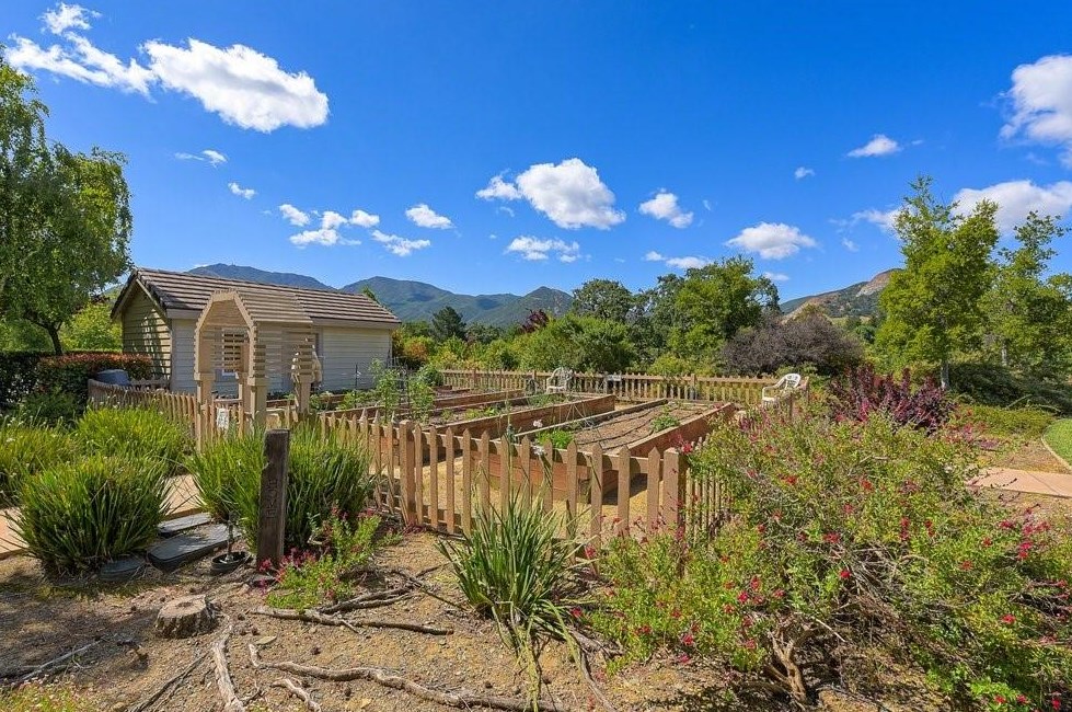 6401 Center St, Clayton CA  94517-1467 exterior