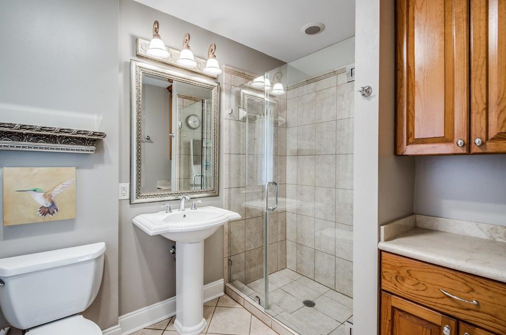 9642 Meadowcroft Dr, Houston TX 77063-3720 exterior