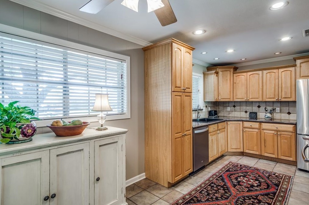 9642 Meadowcroft Dr, Houston TX 77063-3720 exterior