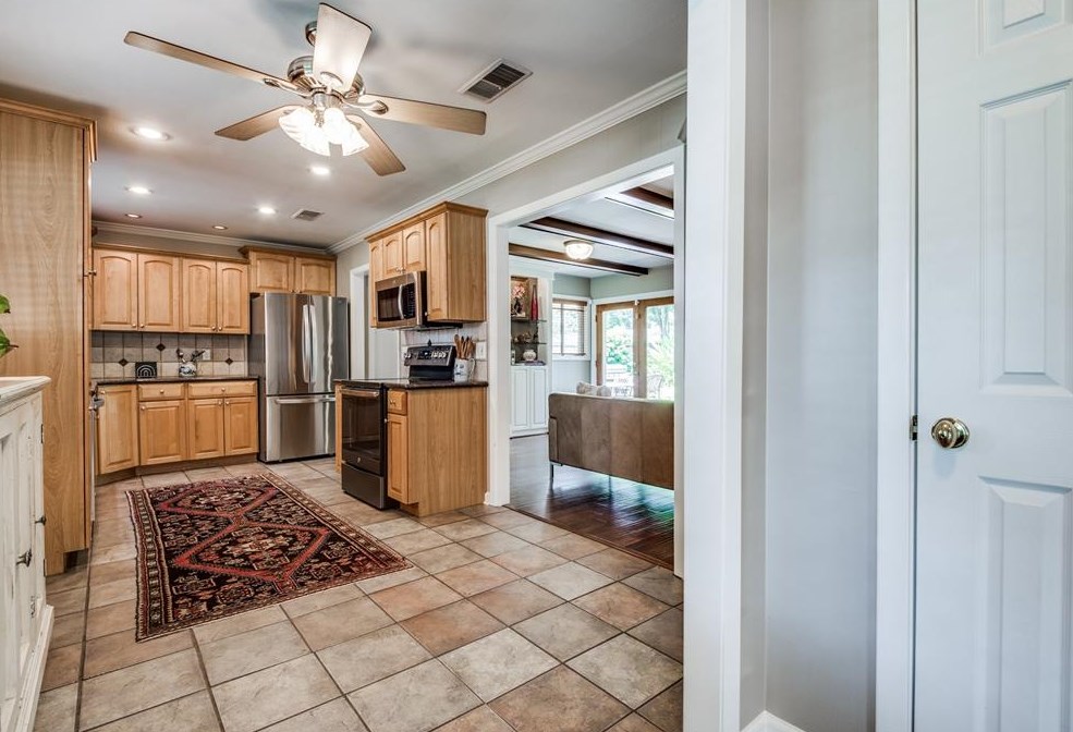 9642 Meadowcroft Dr, Houston TX 77063-3720 exterior