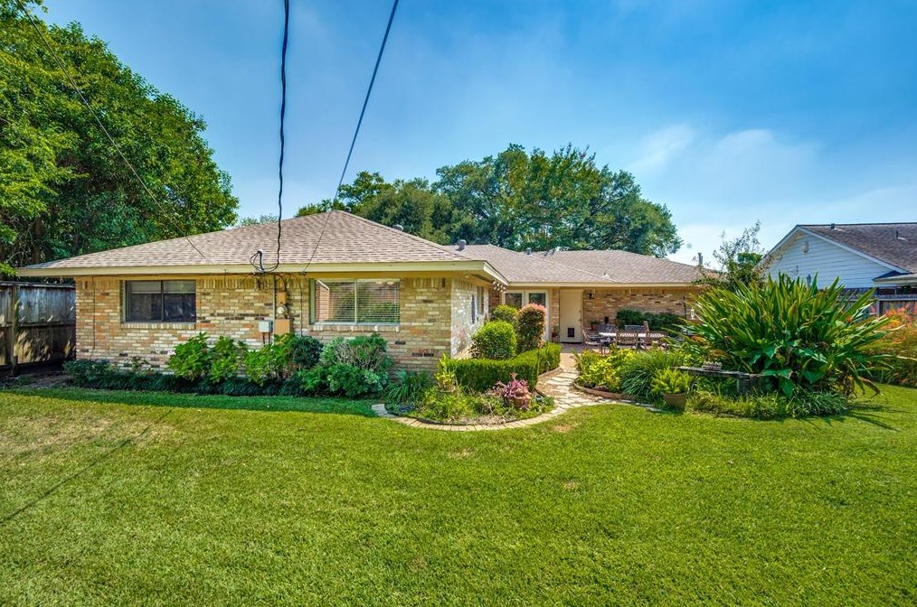 9642 Meadowcroft Dr, Houston TX 77063-3720 exterior