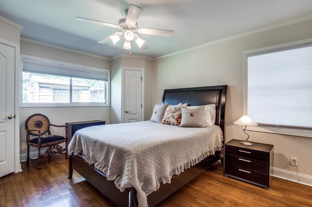 9642 Meadowcroft Dr, Houston TX 77063-3720 exterior